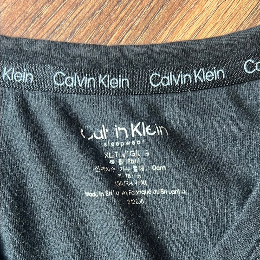 XL Calvin Klein Black Short Sleeve Tee - Embroidered Logo - Picture 3 of 8